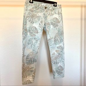 Cabi Paradise Palm Print cropped skinny jeans